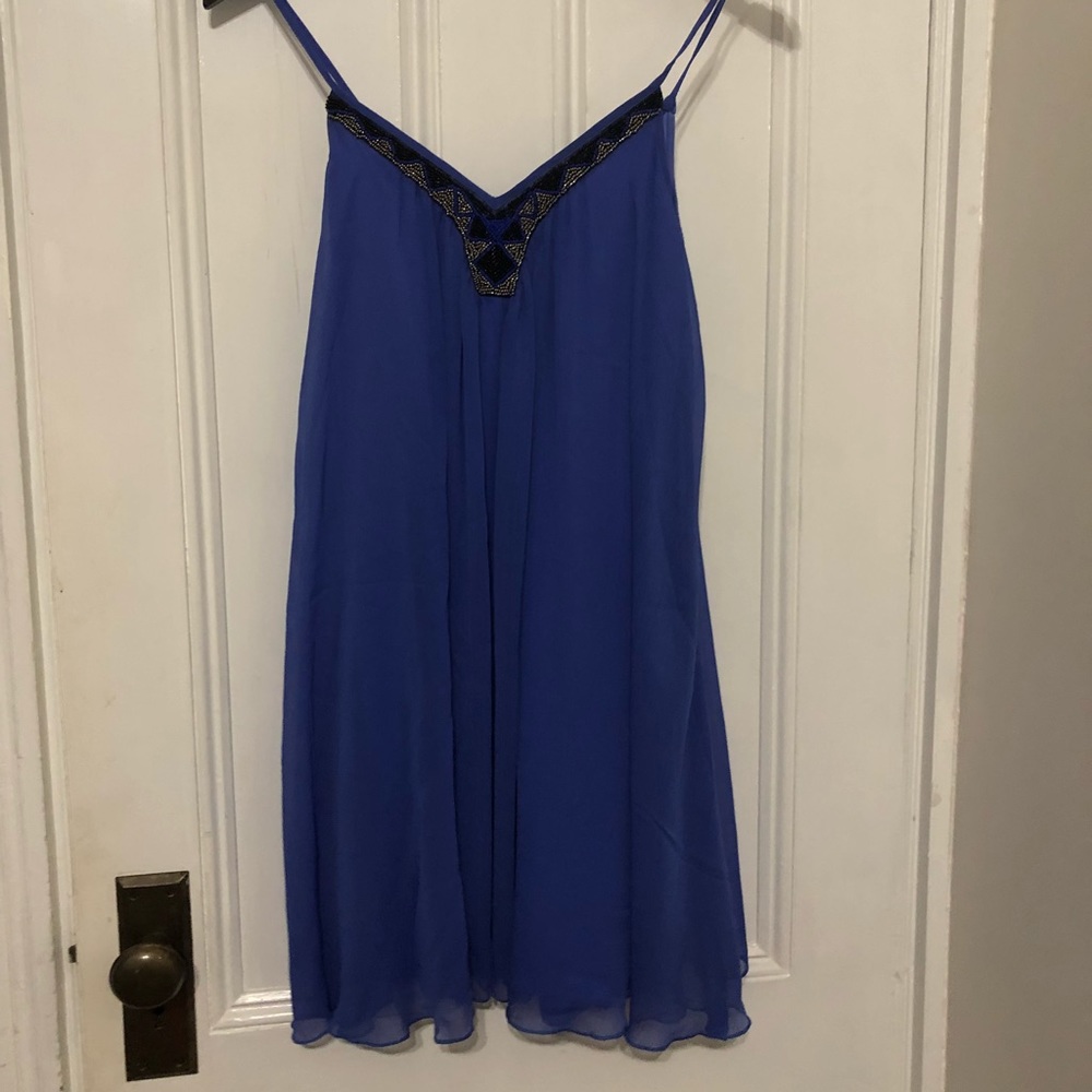 Cute swing dress perfect for summer weddings!
